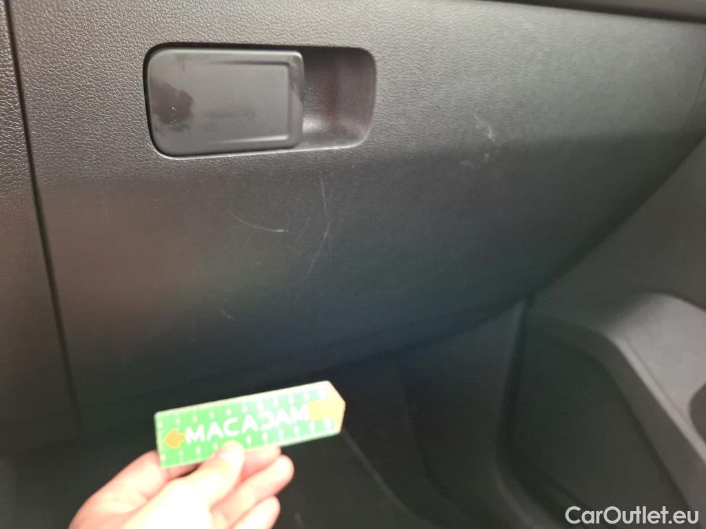  Volkswagen  Tiguan VOLKSWAGEN  / 2020 / 5P / SUV 2.0 TDI 150 DSG7 LIFE PLUS #3