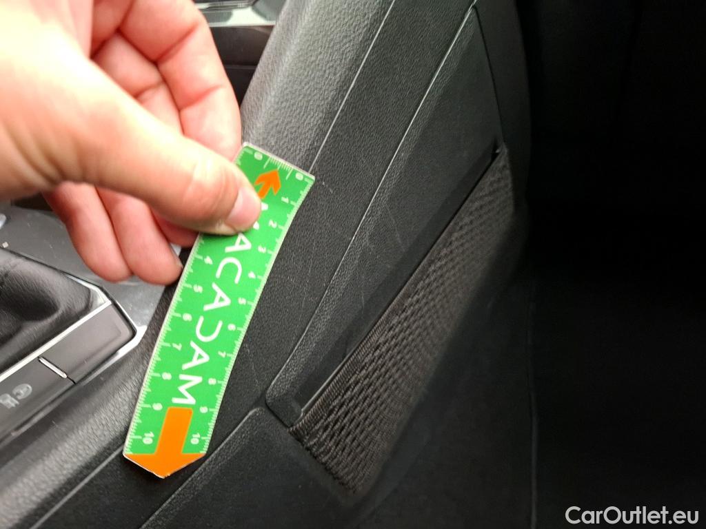  Volkswagen  Tiguan VOLKSWAGEN  / 2020 / 5P / SUV 2.0 TDI 150 DSG7 LIFE PLUS #7