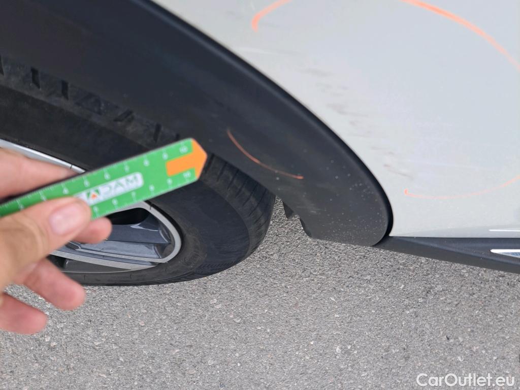  Peugeot  5008 PEUGEOT  / 2020 / 5P / todoterreno 1.5 BlueHDi 96kW (130CV) S&S Allure EAT8 #26