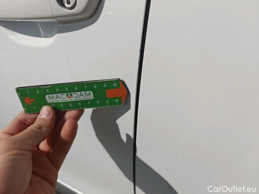  Peugeot  2008 PEUGEOT  / 2019 / 5P / todoterreno Allure BlueHDI 81kW (110CV) #12