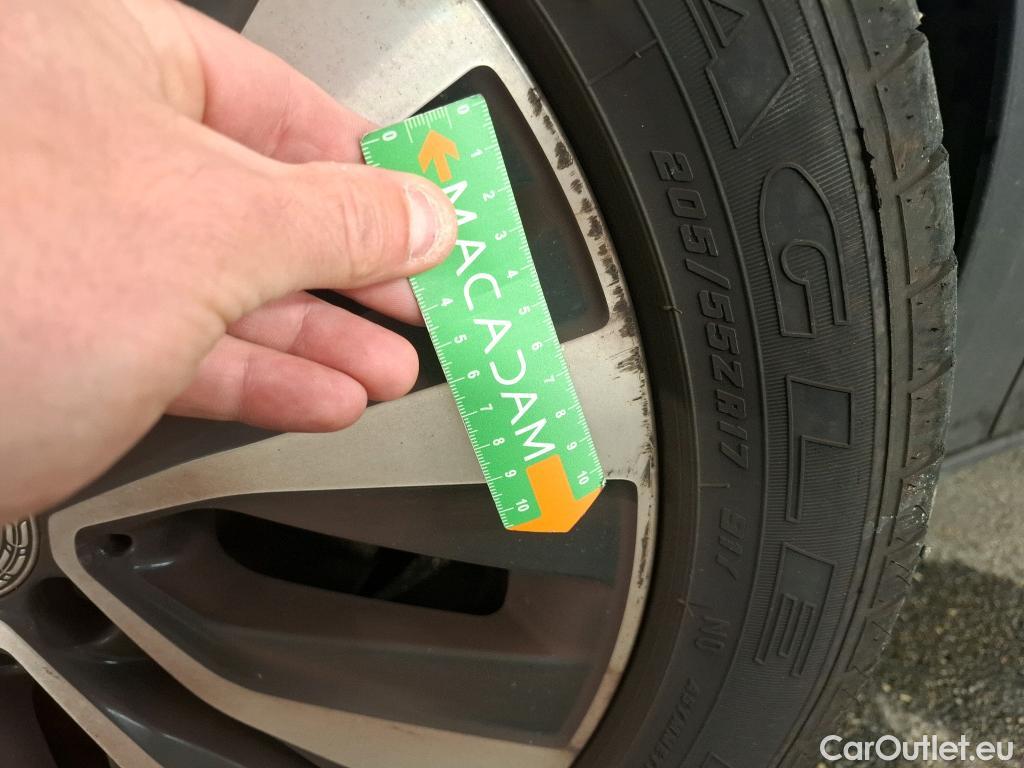  Mercedes  A-Klasse MERCEDES-BENZ Classe A Compact / 2018 / 5P / Berline A 180 Business Line 7G-DCT #51