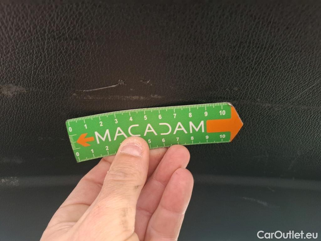  Mercedes  A-Klasse MERCEDES-BENZ Classe A Compact / 2018 / 5P / Berline A 180 Business Line 7G-DCT #30