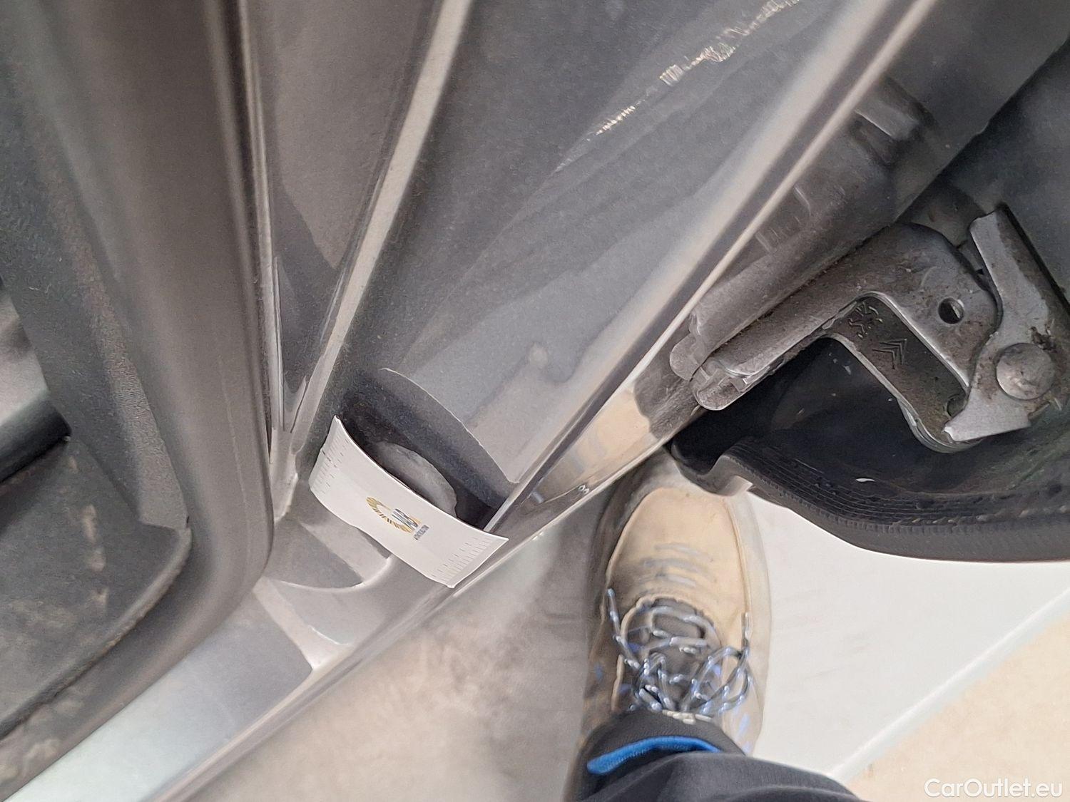  Peugeot  5008 Peugeot,  FL'20, Peugeot  1.5 BlueHDi 96kW S&S EAT8 GT 5d #32