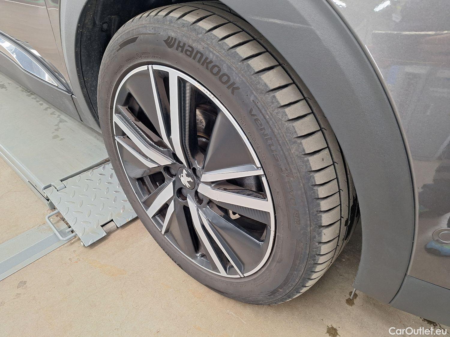  Peugeot  5008 Peugeot,  FL'20, Peugeot  1.5 BlueHDi 96kW S&S EAT8 GT Pack 5d #51