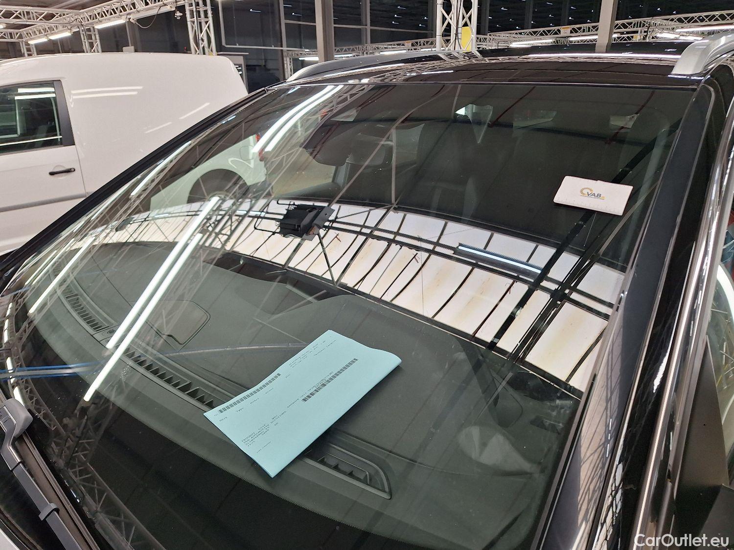  Peugeot  5008 Peugeot,  FL'20, Peugeot  1.5 BlueHDi 96kW S&S EAT8 GT 5d #45