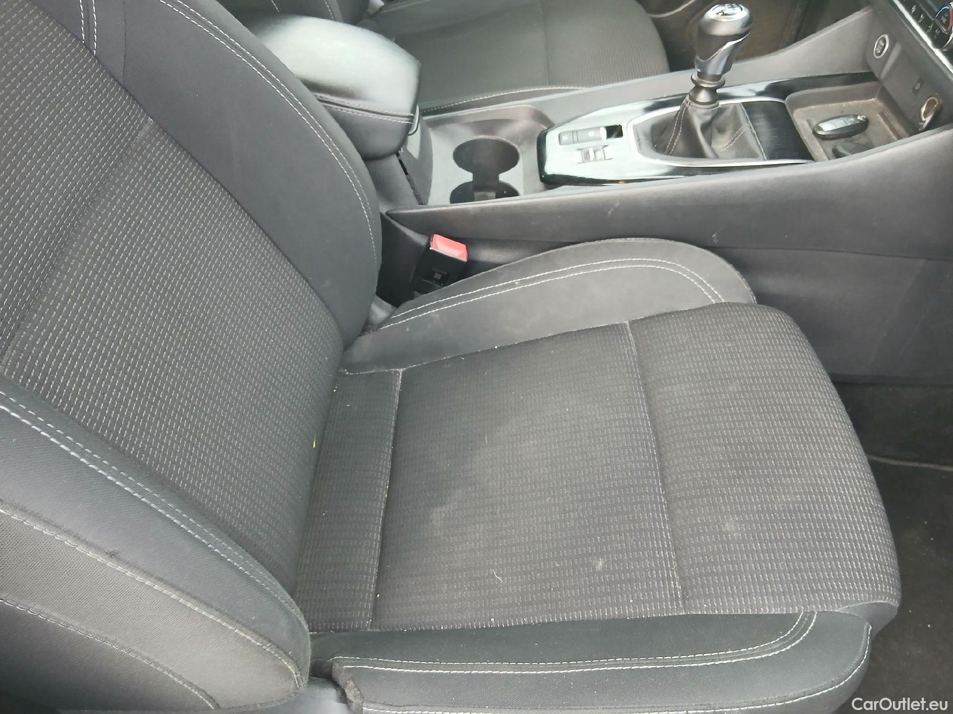  Nissan  Qashqai NISSAN  / 2021 / 5P / todoterreno DIG-T 103kW (140CV) mHEV 4x2 Acenta #49