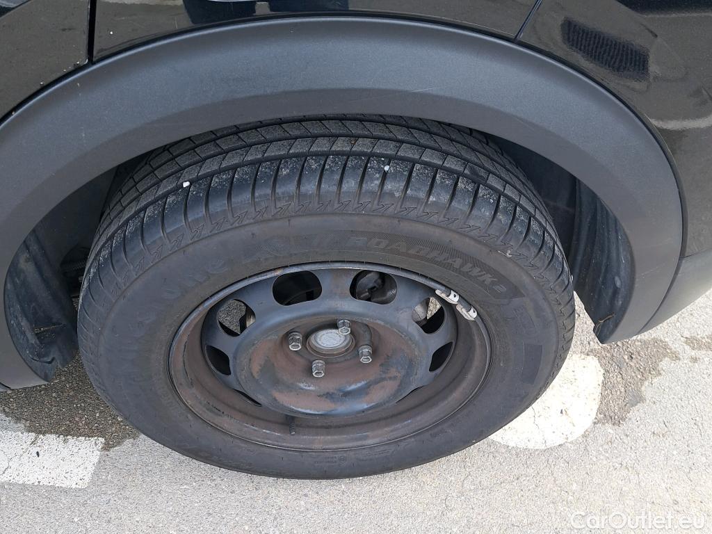  Peugeot  2008 PEUGEOT  / 2019 / 5P / todoterreno Active BlueHDI 81kW (110CV) #40