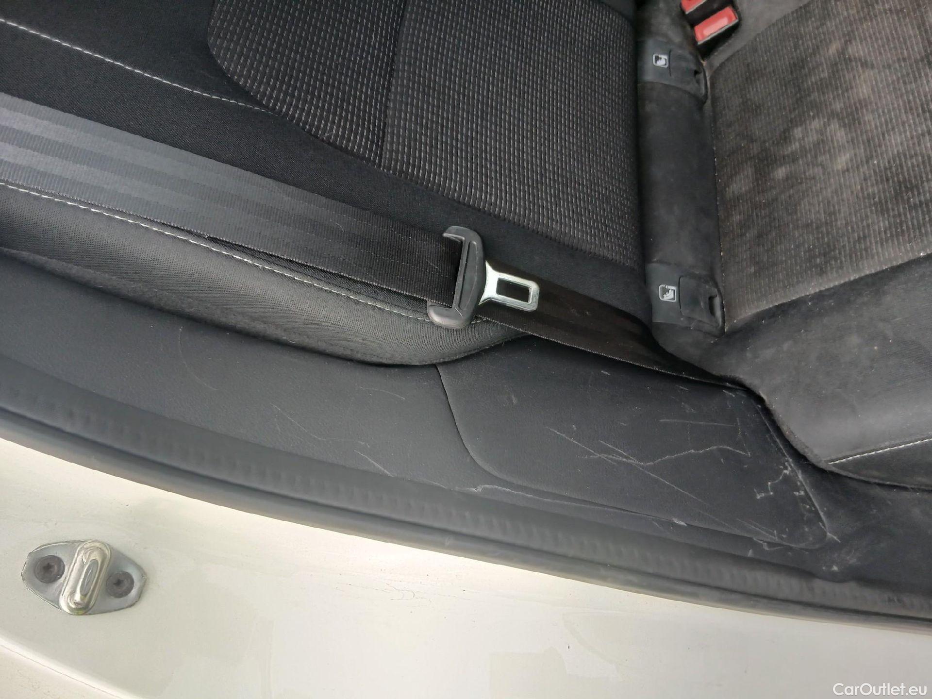  Nissan  Qashqai NISSAN  / 2021 / 5P / todoterreno DIG-T 103kW (140CV) mHEV 4x2 Acenta #52