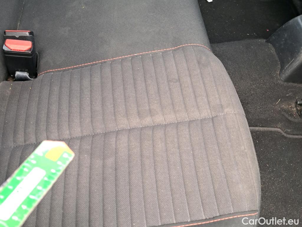  Peugeot  2008 PEUGEOT  / 2019 / 5P / todoterreno Active BlueHDI 81kW (110CV) #16