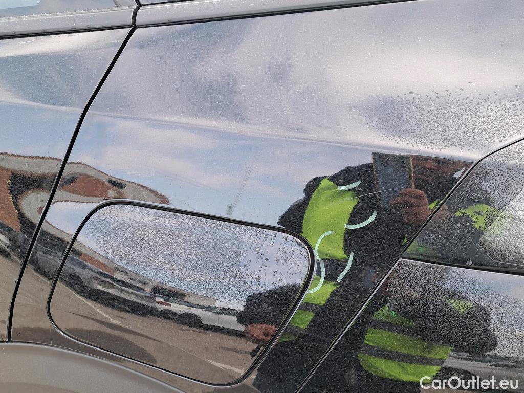  Peugeot  2008 PEUGEOT  / 2019 / 5P / todoterreno Active BlueHDI 81kW (110CV) #24