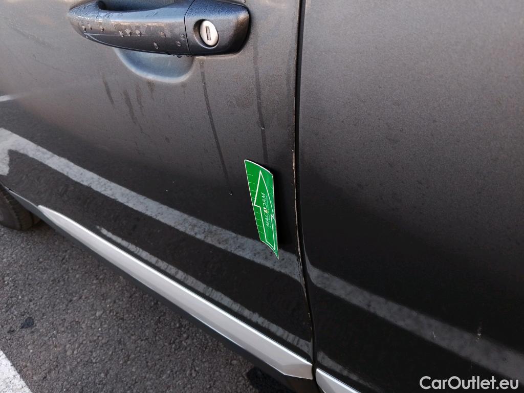  Peugeot  2008 PEUGEOT  / 2019 / 5P / todoterreno Allure Pack BlueHDI 81kW (110CV) (AC) #8