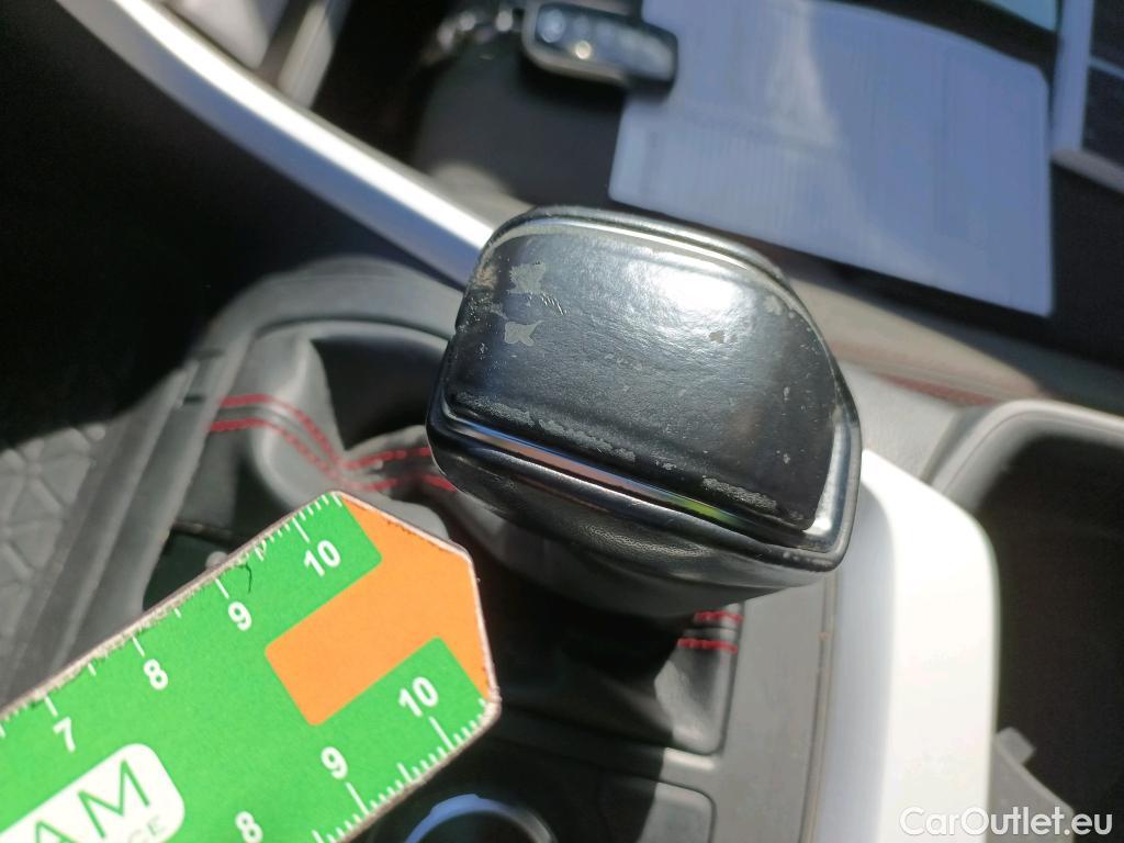  Toyota  RAV4 TOYOTA  / 2018 / 5P / todoterreno 2.5l PLUG-IN 300PH (e-CVT) Advance #10