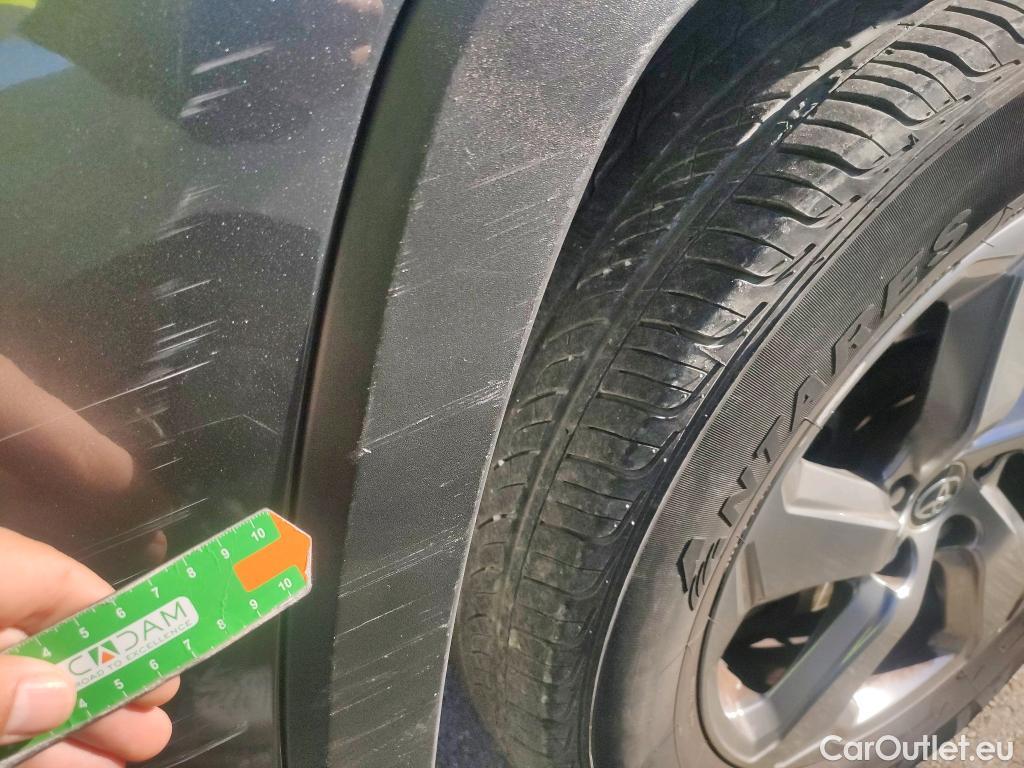  Toyota  RAV4 TOYOTA  / 2018 / 5P / todoterreno 2.5l 220H Advance #32