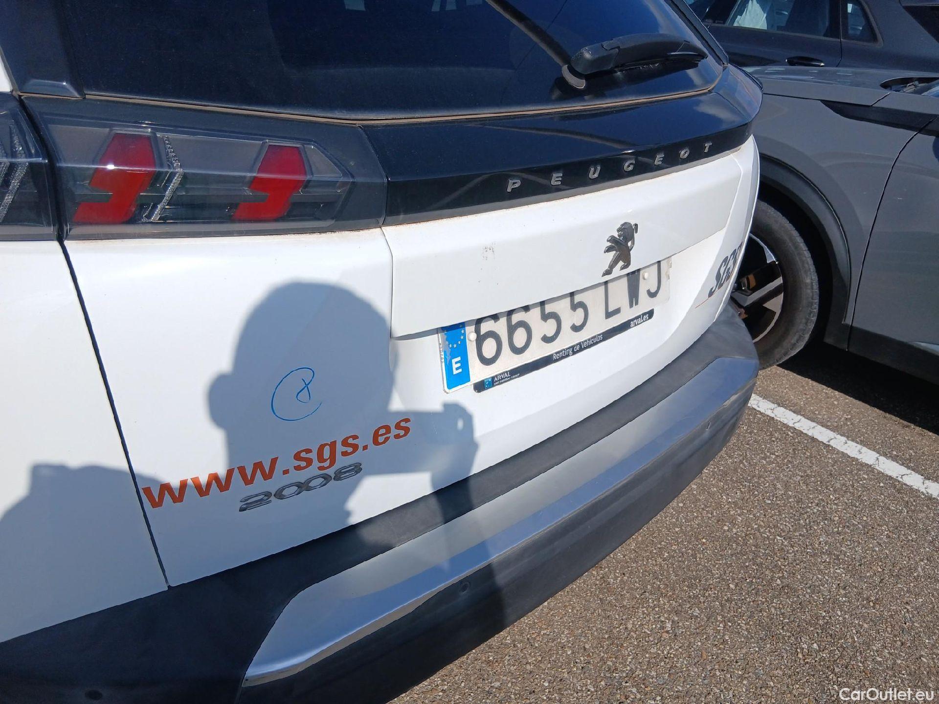  Peugeot  2008 PEUGEOT  / 2019 / 5P / todoterreno Allure BlueHDI 81kW (110CV) #31