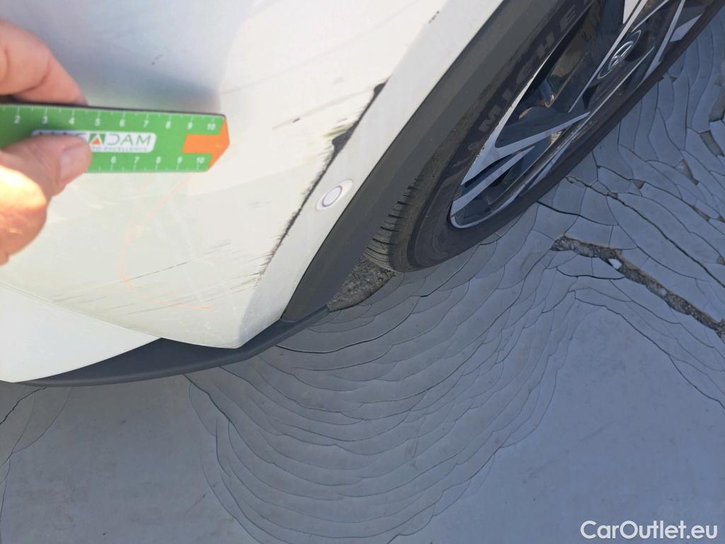  Toyota  C-HR TOYOTA  / 2019 / 5P / todoterreno 2.0 180H Advance #23