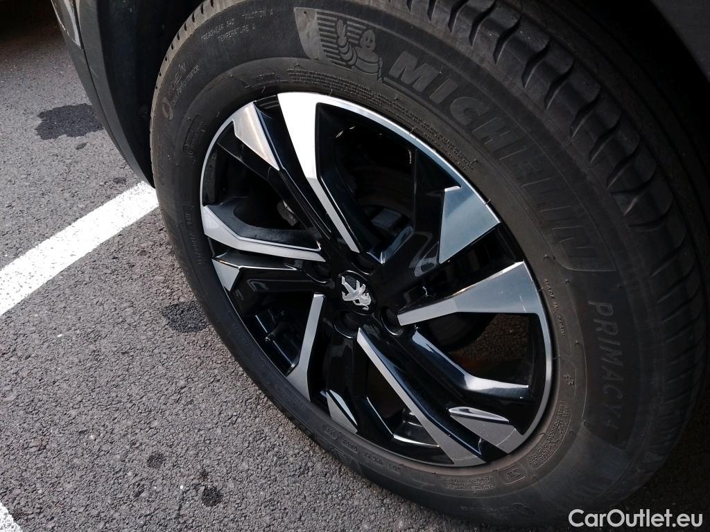  Peugeot  2008 PEUGEOT  / 2019 / 5P / todoterreno Allure Pack BlueHDI 81kW (110CV) (AC) #3