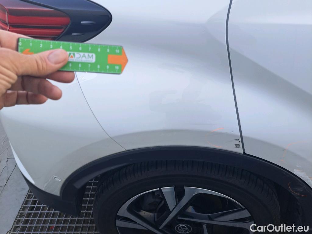  Toyota  C-HR TOYOTA  / 2019 / 5P / todoterreno 2.0 180H Advance #9