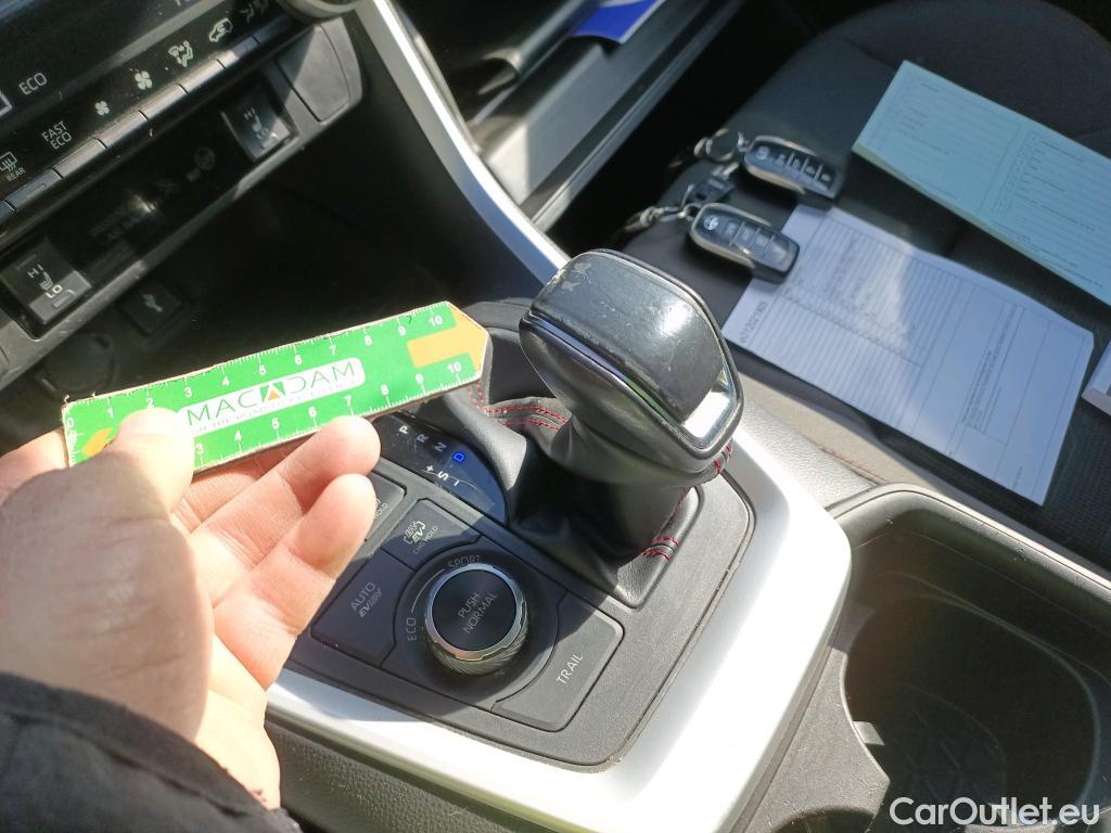  Toyota  RAV4 TOYOTA  / 2018 / 5P / todoterreno 2.5l PLUG-IN 300PH (e-CVT) Advance #9