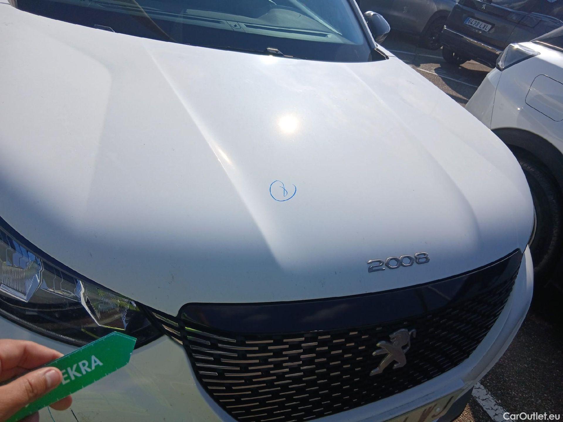  Peugeot  2008 PEUGEOT  / 2019 / 5P / todoterreno Allure BlueHDI 81kW (110CV) #20