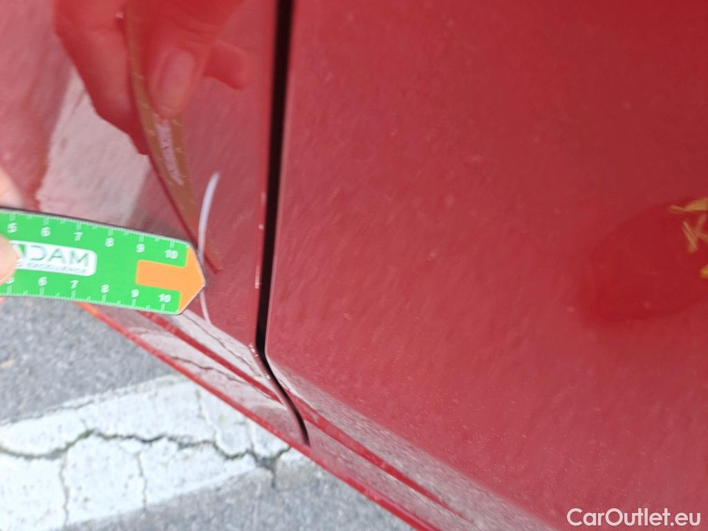  Mercedes  A-Klasse MERCEDES-BENZ Clase A / 2018 / 5P / berlina con portón A 180 #12