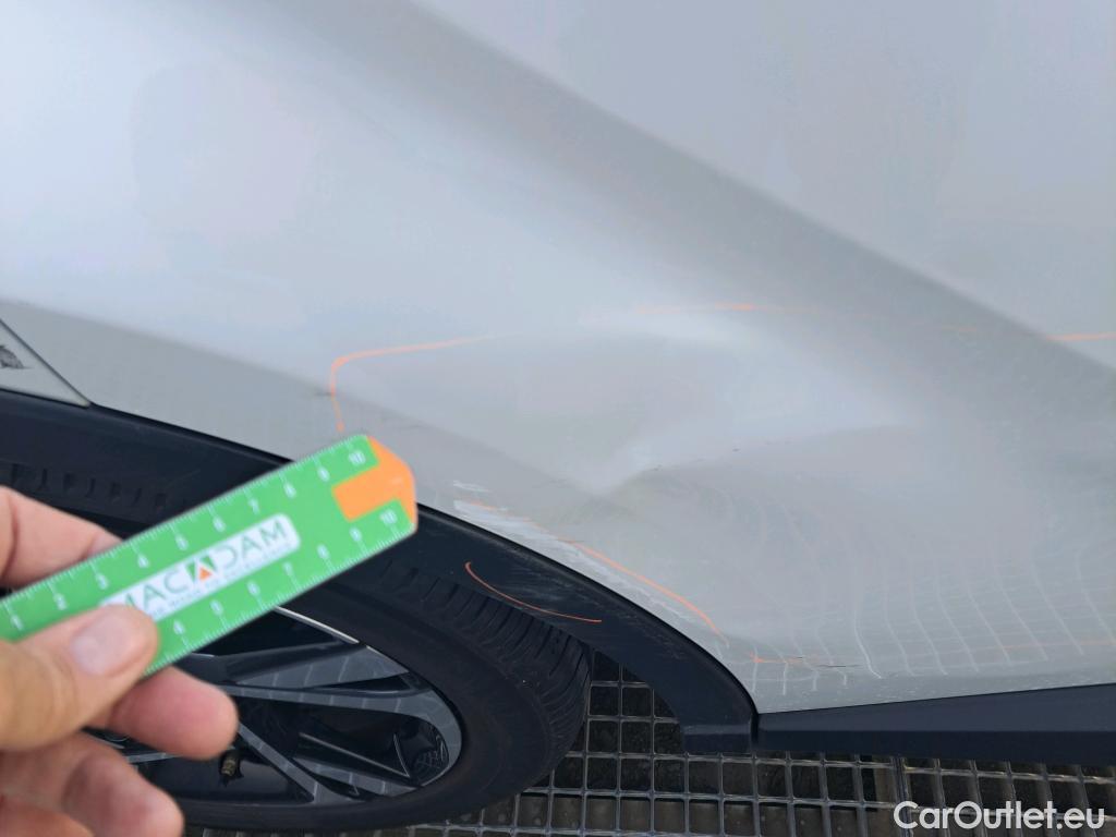  Toyota  C-HR TOYOTA  / 2019 / 5P / todoterreno 2.0 180H Advance #2