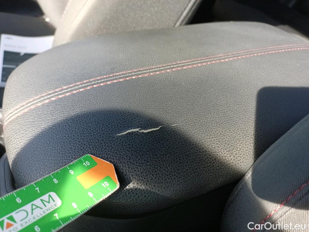  Toyota  RAV4 TOYOTA  / 2018 / 5P / todoterreno 2.5l PLUG-IN 300PH (e-CVT) Advance #2