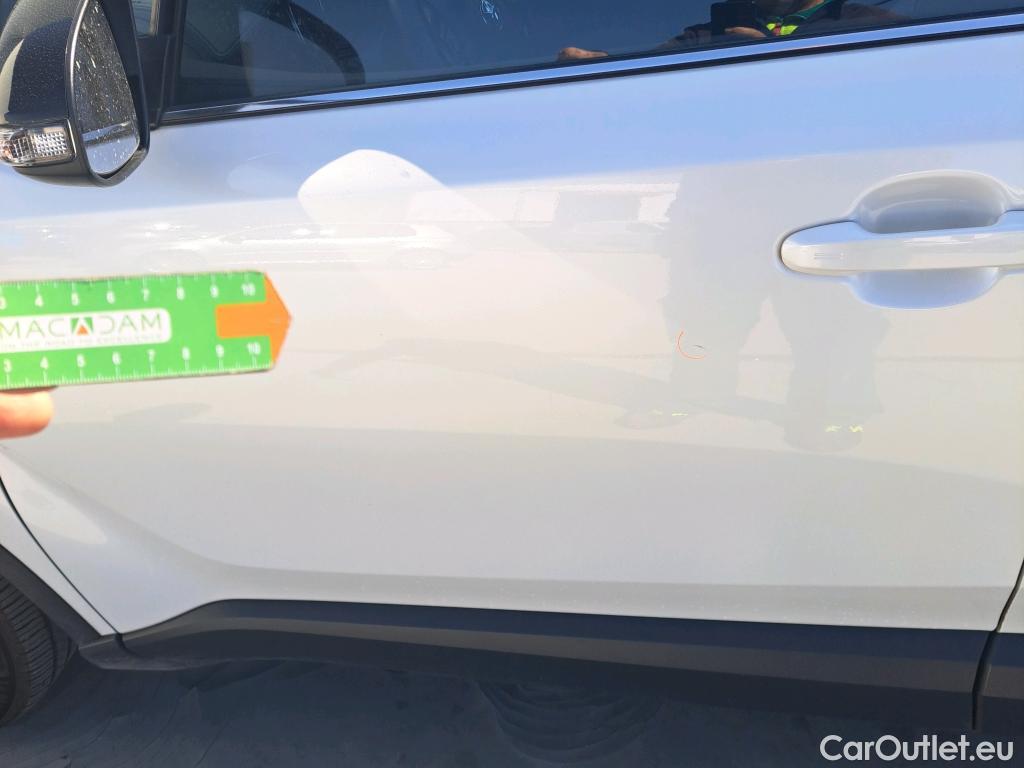  Toyota  C-HR TOYOTA  / 2019 / 5P / todoterreno 2.0 180H Advance #34