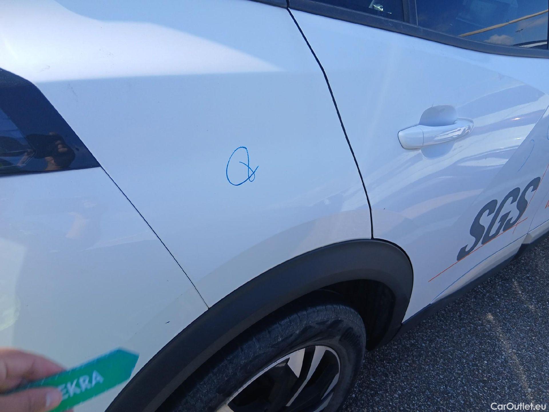  Peugeot  2008 PEUGEOT  / 2019 / 5P / todoterreno Allure BlueHDI 81kW (110CV) #35