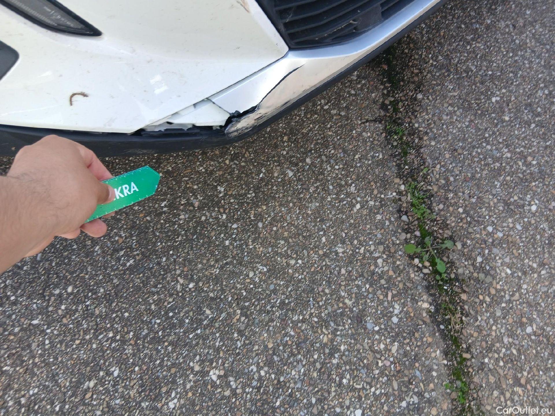  Peugeot  2008 PEUGEOT  / 2019 / 5P / todoterreno Allure BlueHDI 81kW (110CV) #15