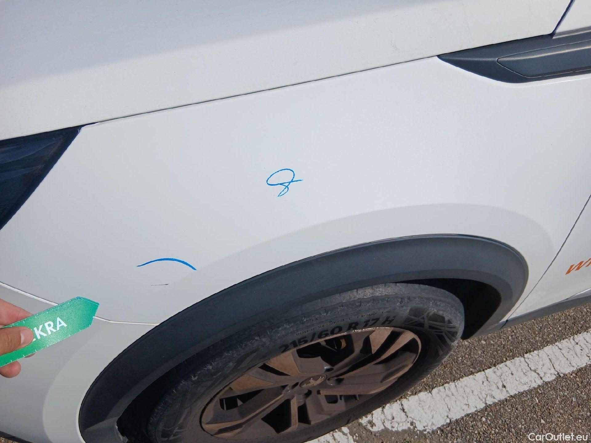  Peugeot  2008 PEUGEOT  / 2019 / 5P / todoterreno Allure BlueHDI 81kW (110CV) #22