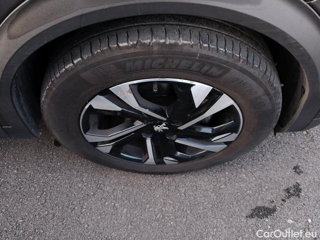  Peugeot  2008 PEUGEOT  / 2019 / 5P / todoterreno Allure Pack BlueHDI 81kW (110CV) (AC) #1