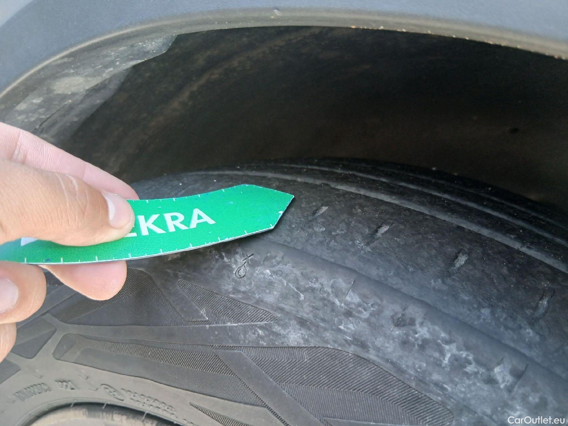  Peugeot  2008 PEUGEOT  / 2019 / 5P / todoterreno Allure BlueHDI 81kW (110CV) #1