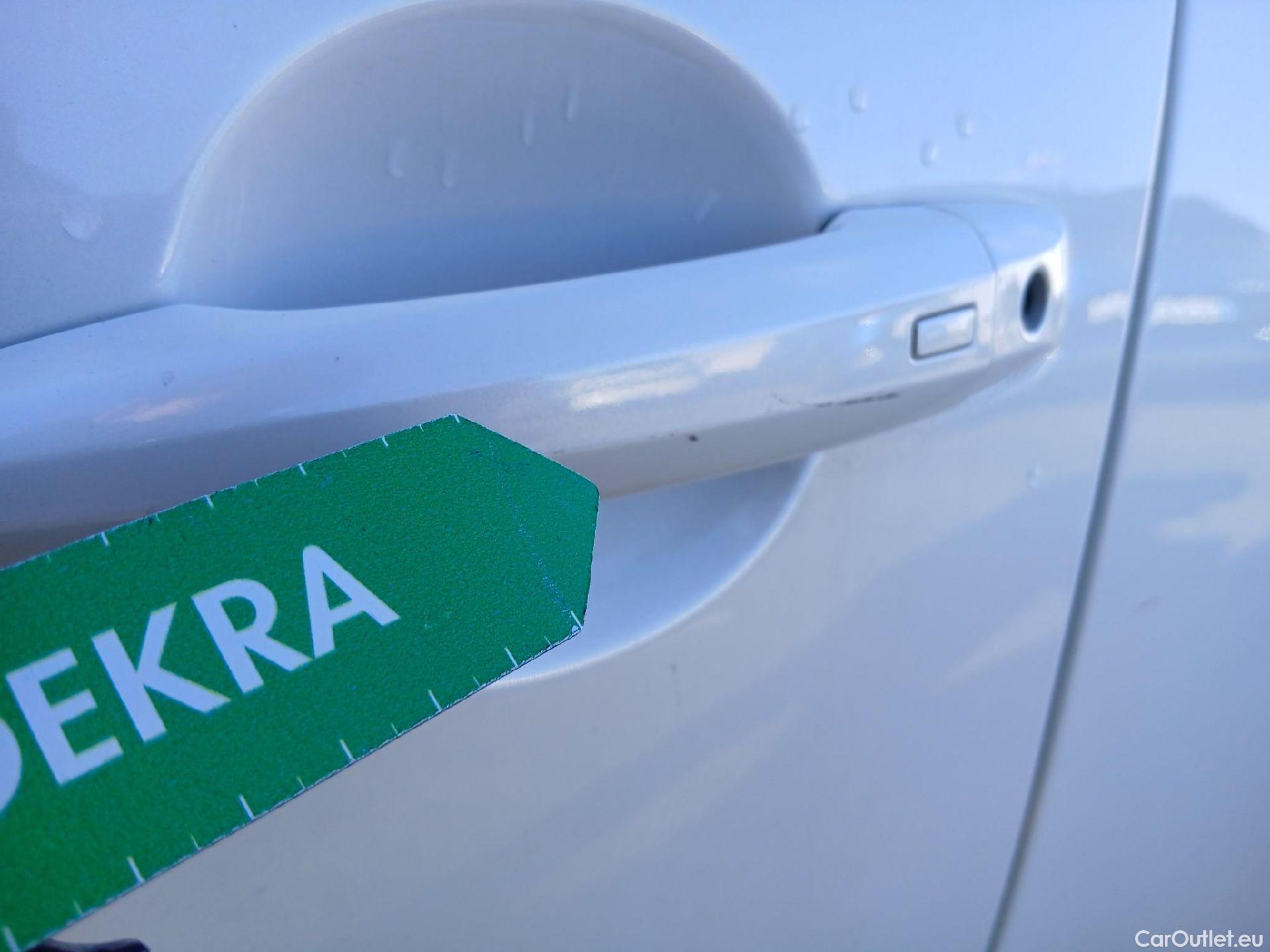  Nissan  Qashqai NISSAN  / 2021 / 5P / todoterreno DIG-T 116kW (158CV) mHEV Xtronic Acenta (AC2) #11