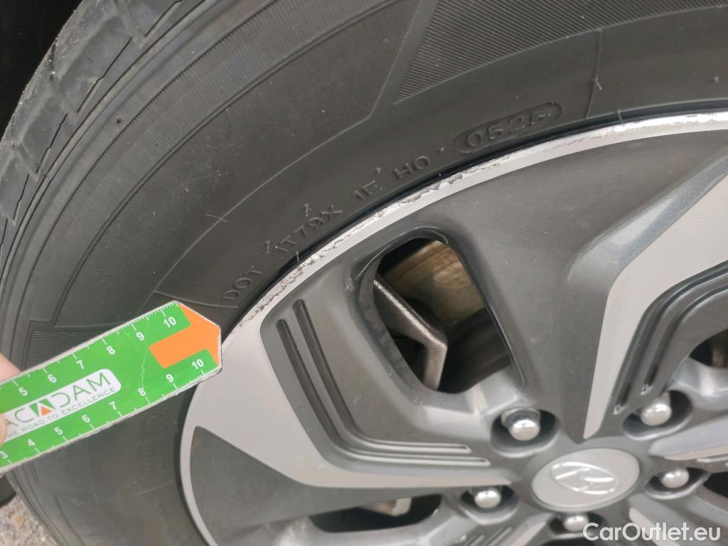  Hyundai  Konna HYUNDAI Kona / 2017 / 5P / todoterreno 1.6 GDI HEV Tecno Red DT #2