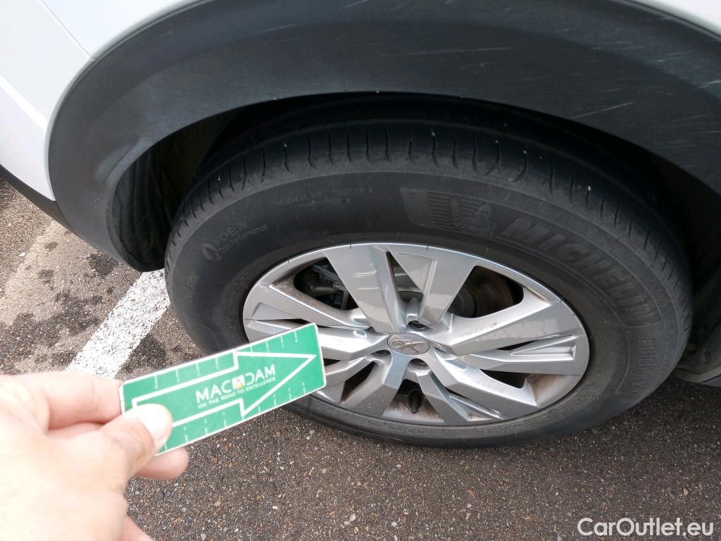  Peugeot  3008 PEUGEOT  / 2020 / 5P / todoterreno 1.2 PureTech 96KW S&S Active Pack EAT8 #6