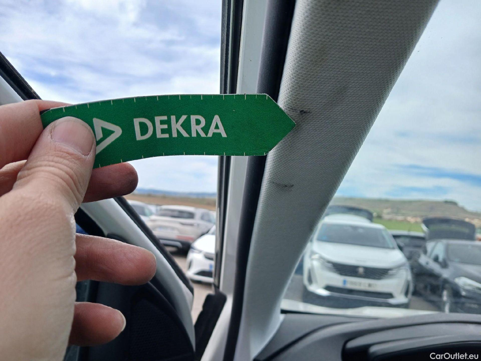  Peugeot  3008 PEUGEOT  / 2020 / 5P / todoterreno 1.5 BlueHDi 96kW S&S Allure Pack EAT8 #35