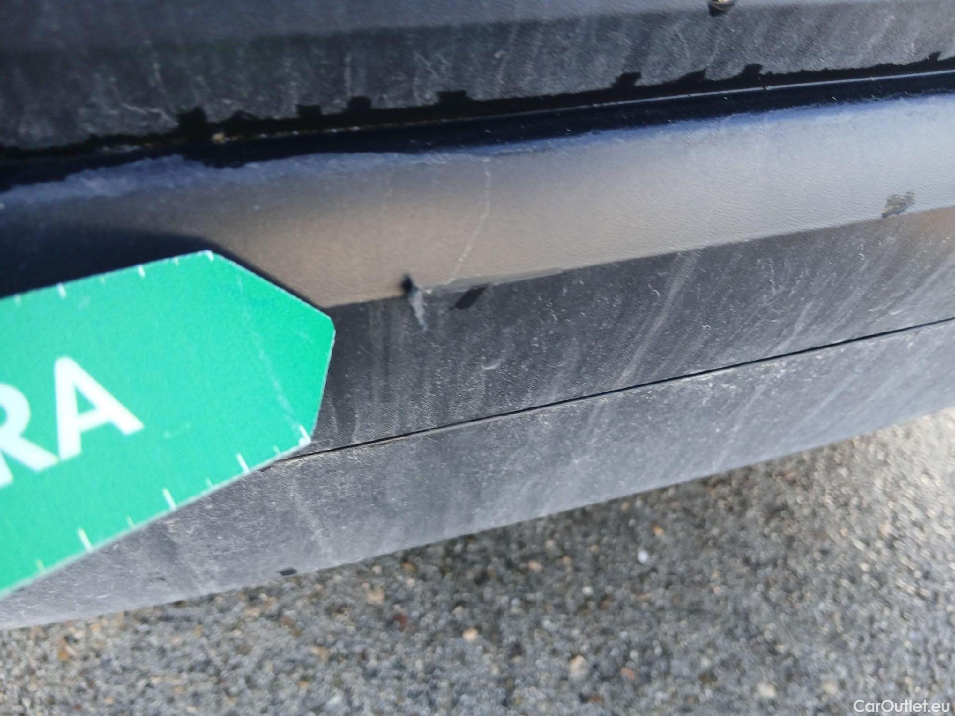  Nissan  Qashqai NISSAN  / 2021 / 5P / todoterreno DIG-T 116kW (158CV) mHEV Xtronic Acenta (AC2) #30