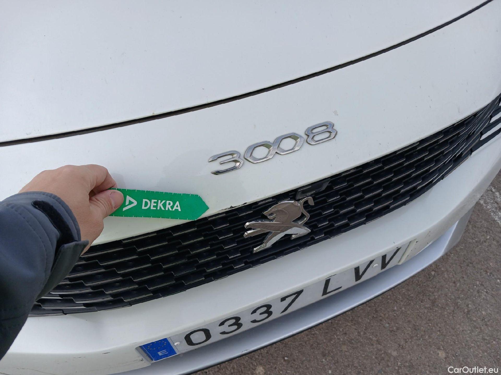  Peugeot  3008 PEUGEOT  / 2020 / 5P / todoterreno 1.5 BlueHDi 96kW S&S Allure Pack EAT8 #3