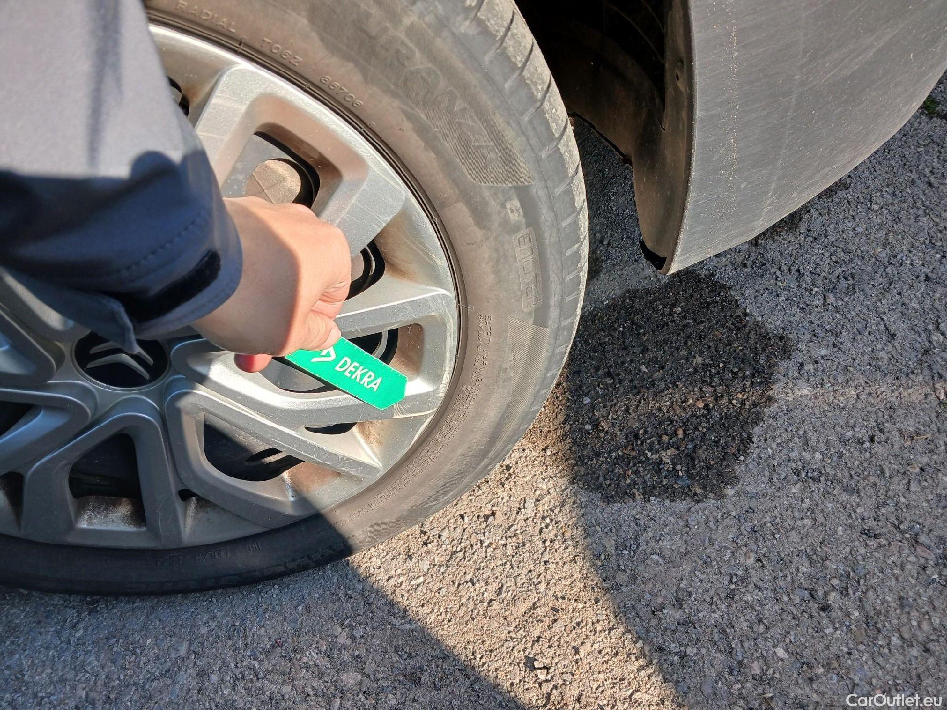  Citroen  Berlingo CITROEN  / 2018 / 4P / monovolumen compacto Talla M BlueHDi 100 S&S LIVE PACK #14