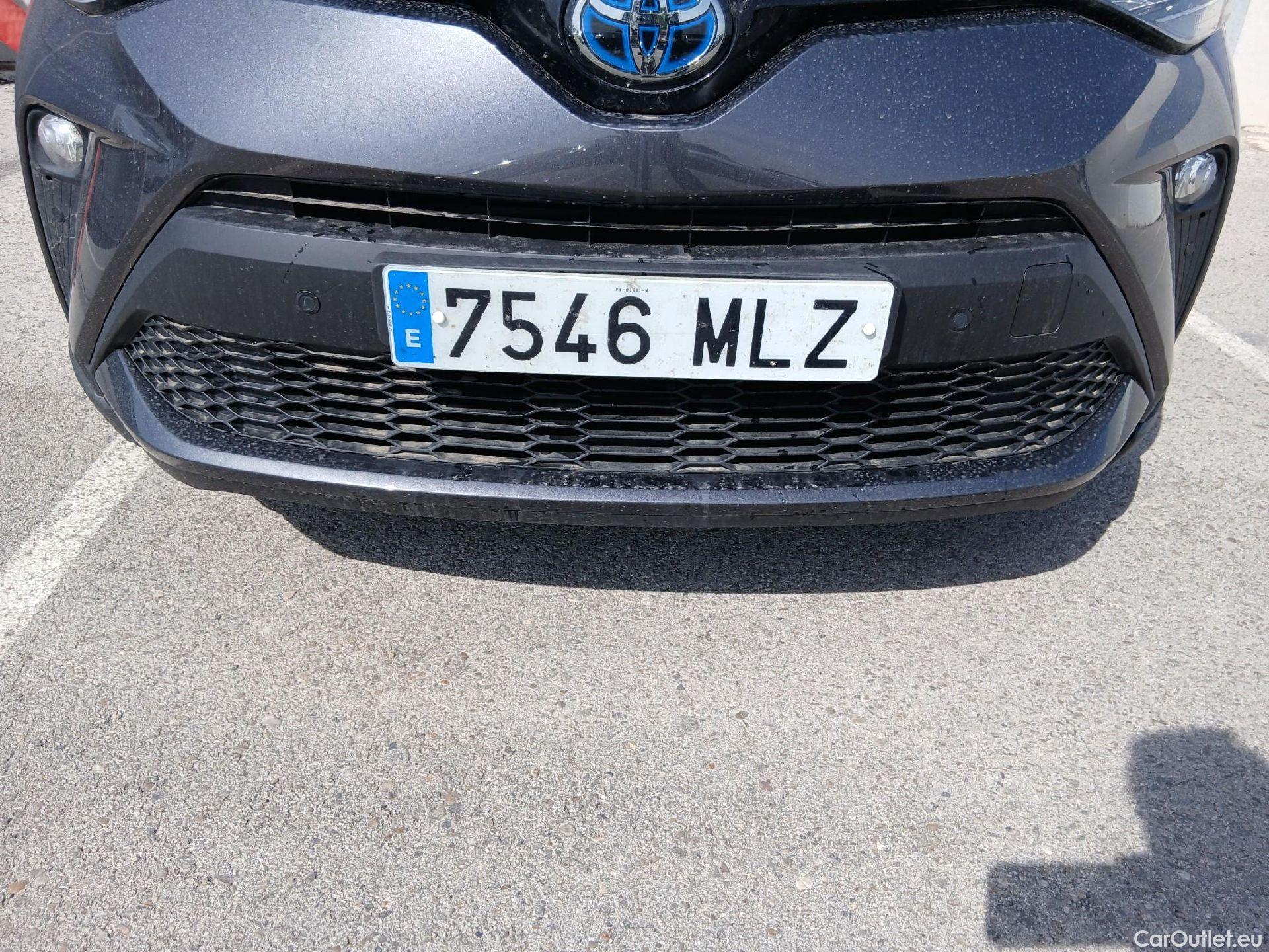  Toyota  C-HR TOYOTA  / 2019 / 5P / todoterreno 2.0 180H Advance #10