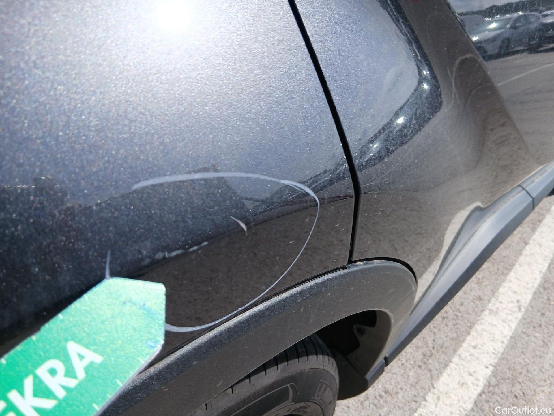  Toyota  C-HR TOYOTA  / 2019 / 5P / todoterreno 2.0 180H Advance #34