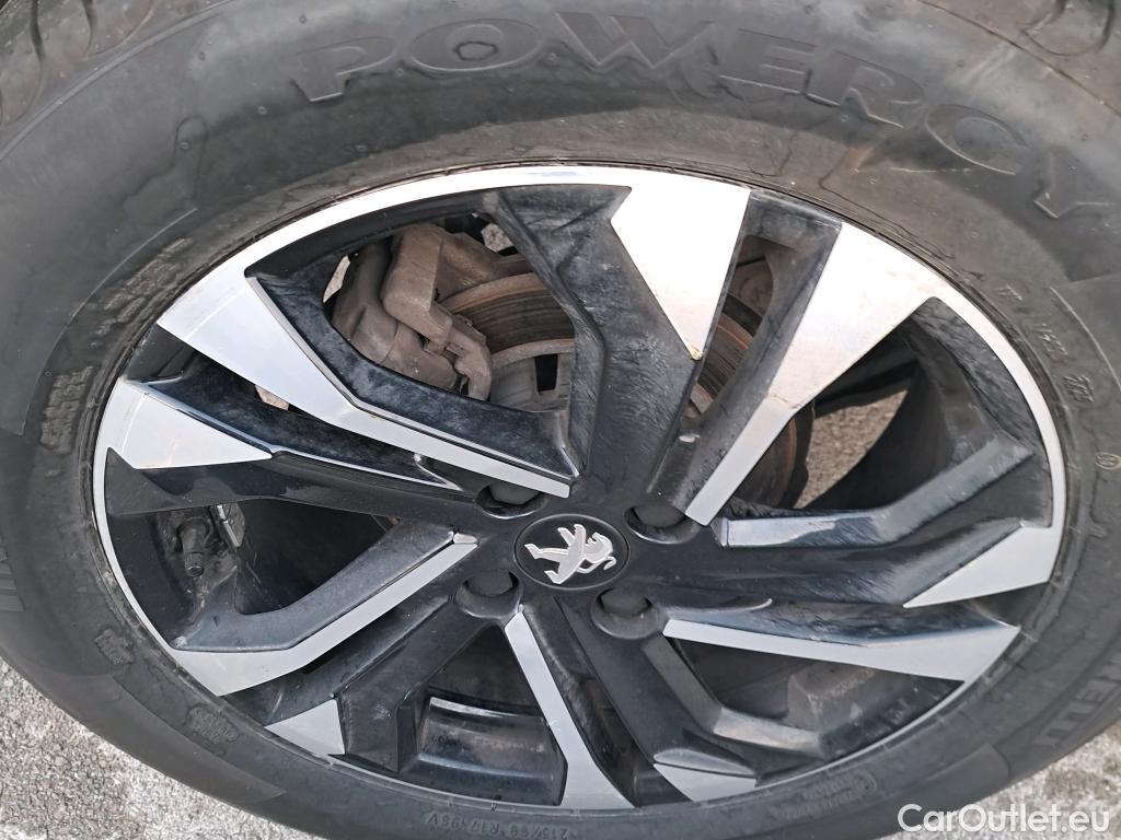  Peugeot  2008 PEUGEOT  / 2019 / 5P / todoterreno Allure BlueHDI 81kW (110CV) #35