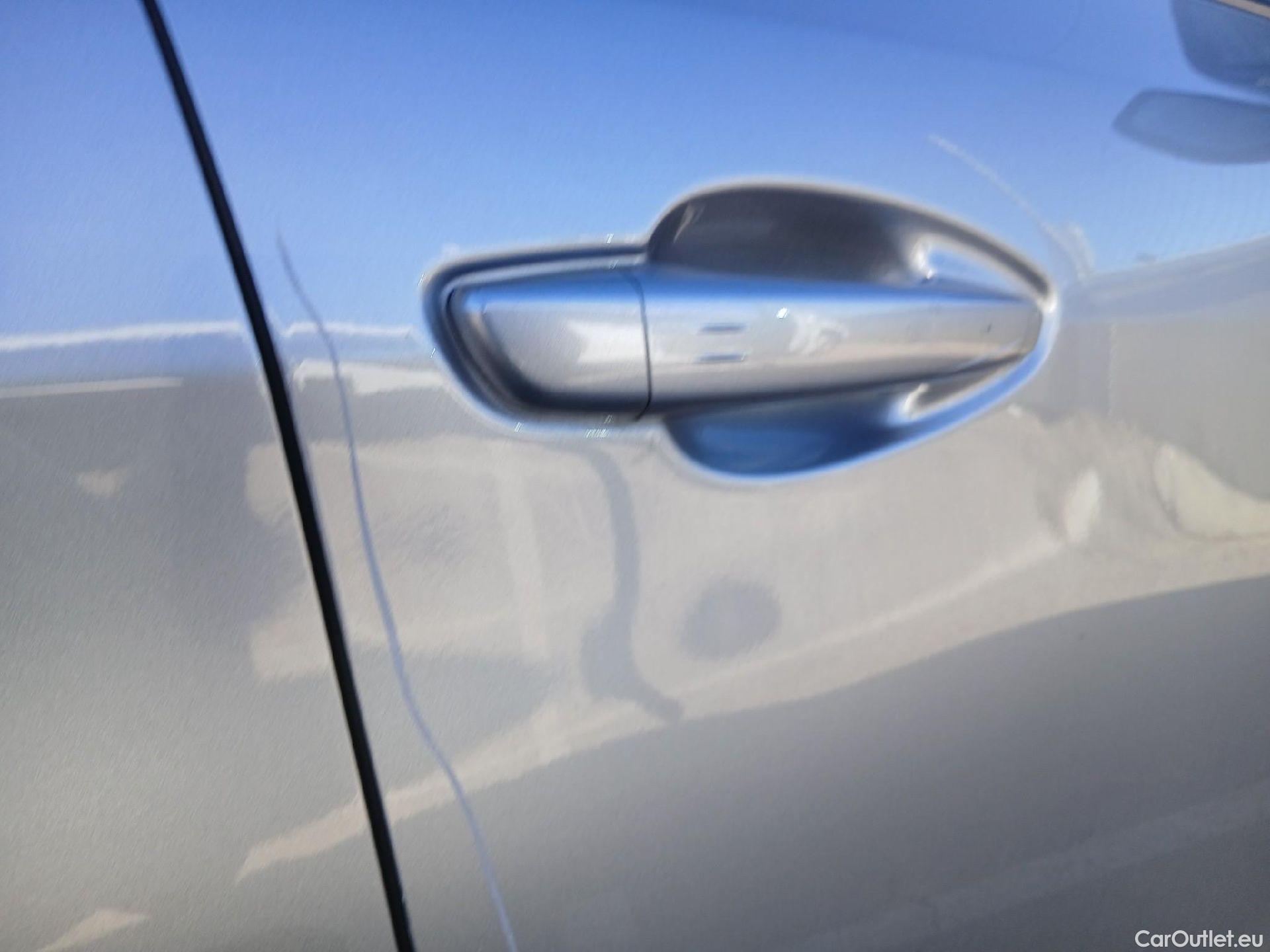  Peugeot  308 PEUGEOT  / 2017 / 5P / familiar SW Allure Pack PureTech 130 S&S #42