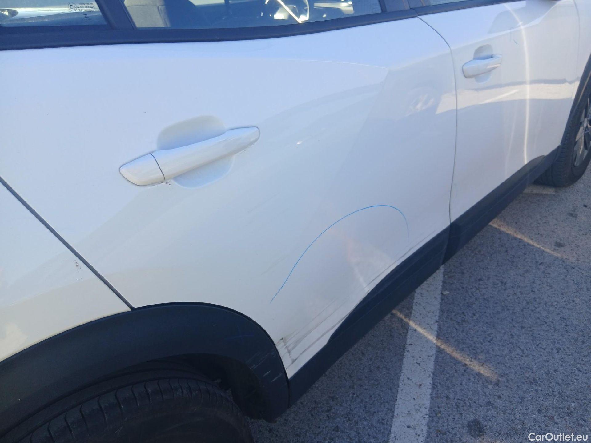  Peugeot  2008 PEUGEOT  / 2019 / 5P / todoterreno Active Pack BlueHDI 81kW (110CV) #19