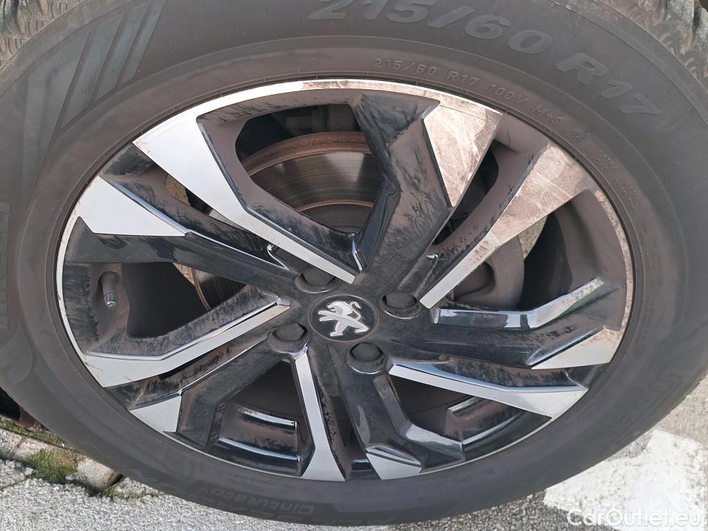  Peugeot  2008 PEUGEOT  / 2019 / 5P / todoterreno Allure BlueHDI 81kW (110CV) #33