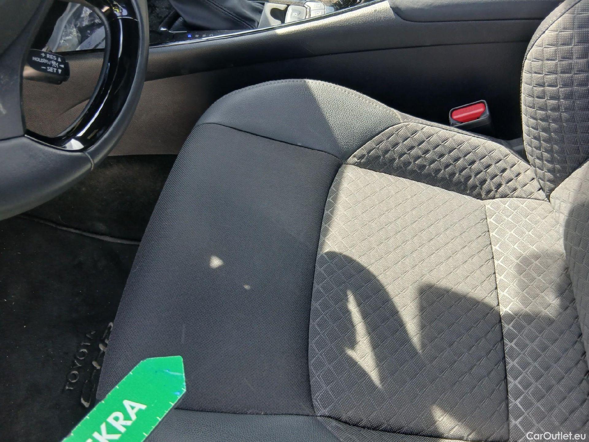  Toyota  C-HR TOYOTA  / 2019 / 5P / todoterreno 2.0 180H Advance #17