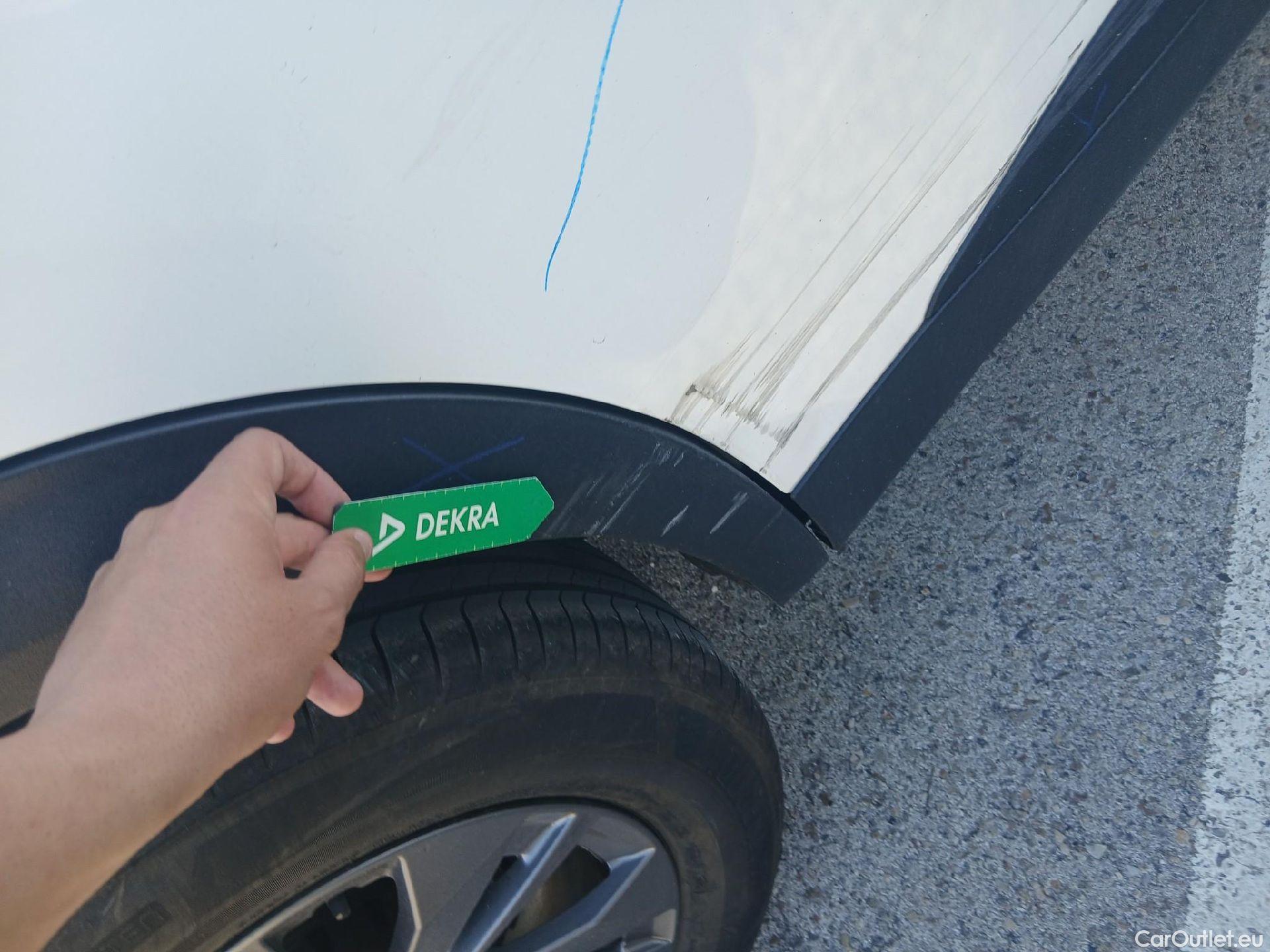  Peugeot  2008 PEUGEOT  / 2019 / 5P / todoterreno Active Pack BlueHDI 81kW (110CV) #17