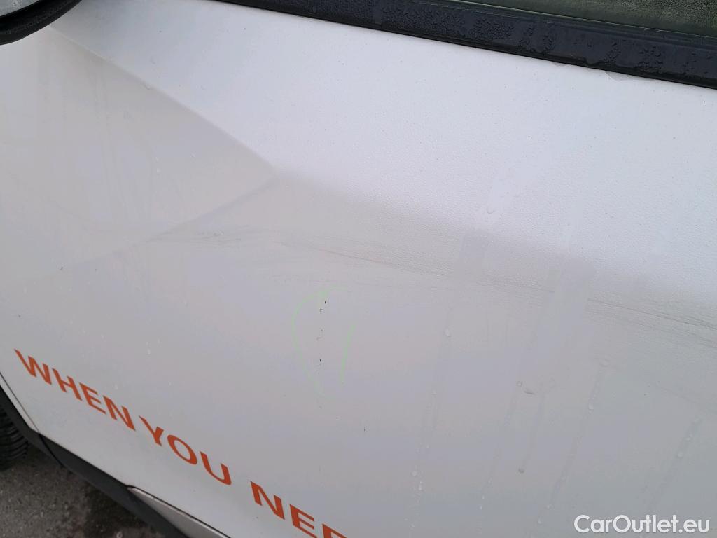  Peugeot  2008 PEUGEOT  / 2019 / 5P / todoterreno Allure BlueHDI 81kW (110CV) #14