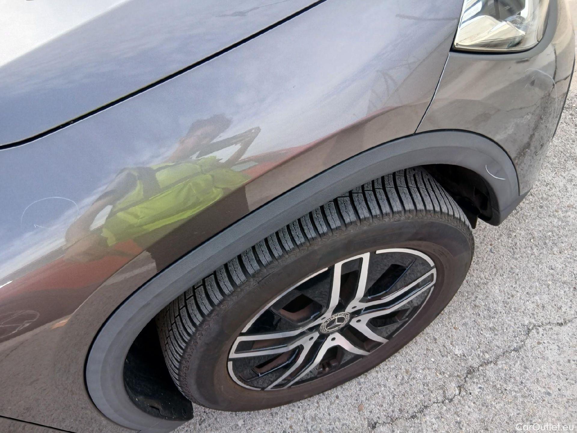  Mercedes  GLA MERCEDES-BENZ  / 2020 / 5P / todoterreno  250 e #37