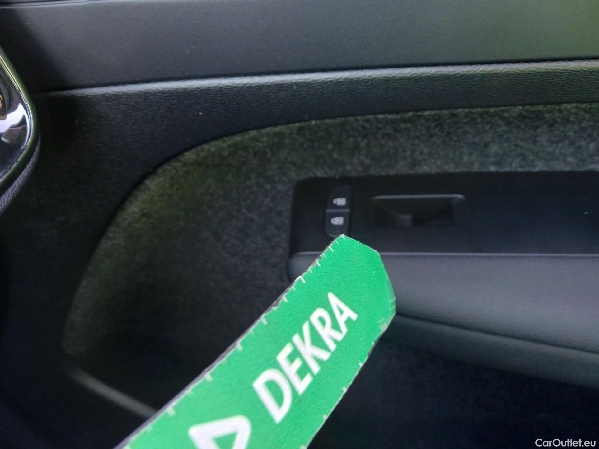  Volvo  XC 40 VOLVO XC40 / 2017 / 5P / todoterreno 1.5 T4 Twin Recharge Inscription Ex Auto #32